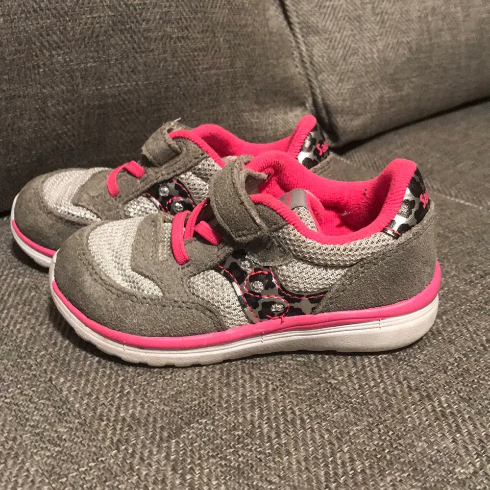 Girl Saucony sneakers